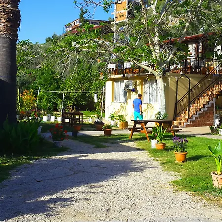 Flower Bed and Breakfast Πάταρα