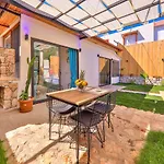 Flower Bed & Breakfast