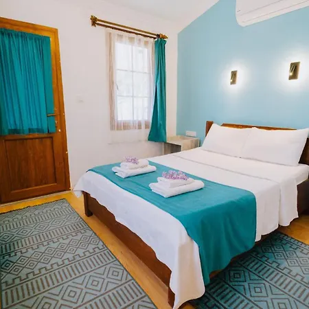 Bed & Breakfast Flower 2*
