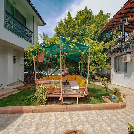 Flower Bed and breakfast Patara