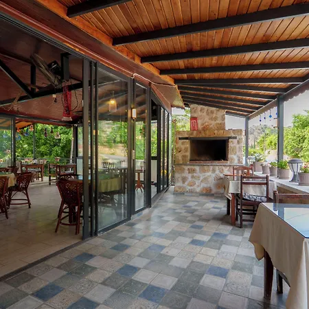 Flower Bed & Breakfast 4*