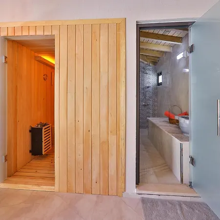 Flower לינה וארוחת בוקר